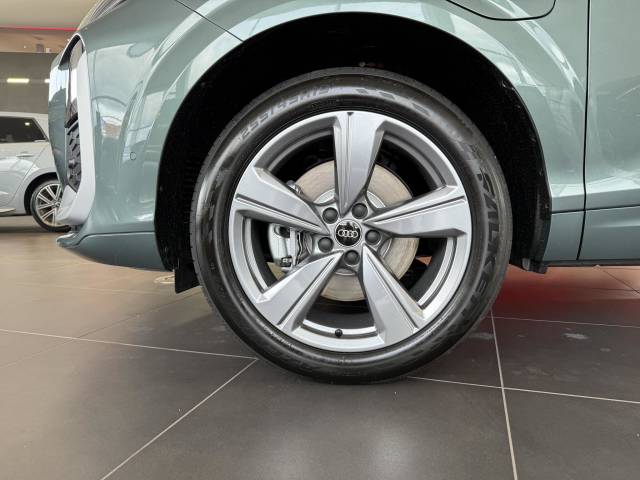 Audi Q3 1.5 AUDI Q3 SUV S line e-hybrid 272 PS S tronic