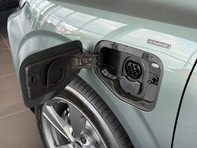 Audi Q3 1.5 AUDI Q3 SUV S line e-hybrid 272 PS S tronic