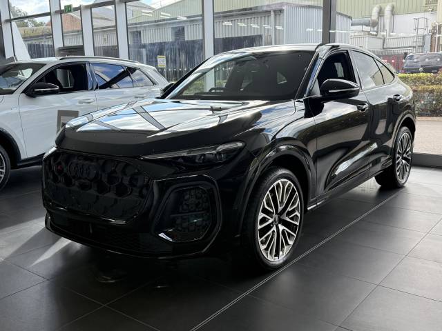 Audi SQ5 3.0 AUDI SQ5 Sportback Black Edition TFSI 367 PS S tronic SUV Petrol Mythos black, metallic