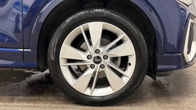 2023 Audi Q2 1.5 S line 35 TFSI  150 PS 6-speed