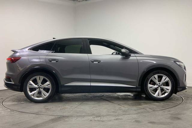 2023 Audi Q4 Sportback e-tron S line 40  150,00 kW