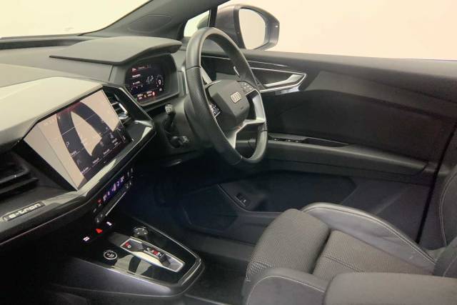 2023 Audi Q4 Sportback e-tron S line 40  150,00 kW
