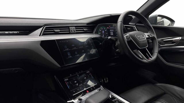 2023 Audi Q8 e-tron Sportback S line 55 e-tron quattro 300,00 kW