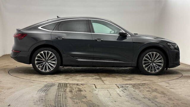 2023 Audi Q8 e-tron Sportback S line 55 e-tron quattro 300,00 kW