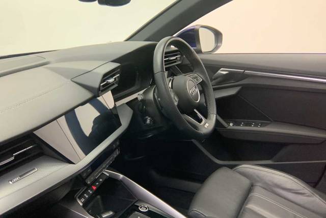 2023 Audi A3 Saloon 1.5 MY23.5 S line 35 TFSI  150 PS S tronic