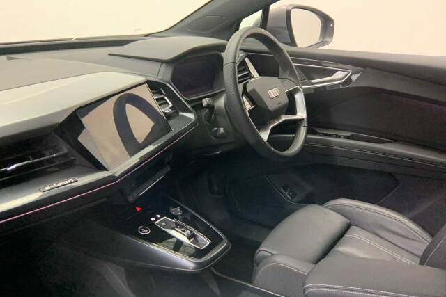 2024 Audi Q4 e-tron S line 45  210,00 kW