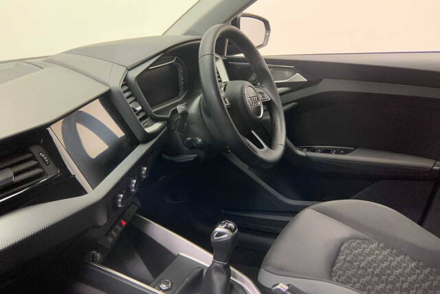 2019 Audi A1 Sportback 1.5 Sport 35 TFSI  150 PS 6-speed