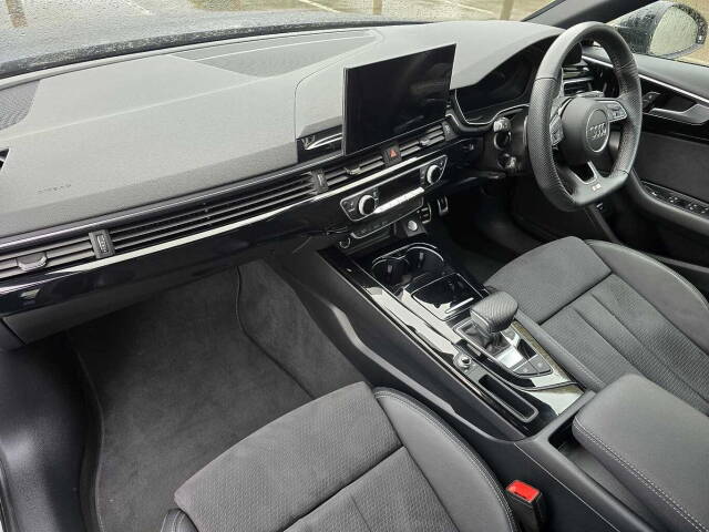 2024 Audi A4 Avant 2.0 Avant Black Edition 40 TFSI  204 PS S tronic