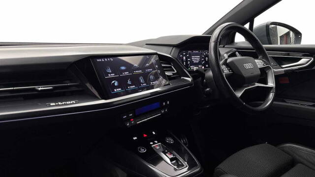 2023 Audi Q4 e-tron (O) S line 40  150,00 kW