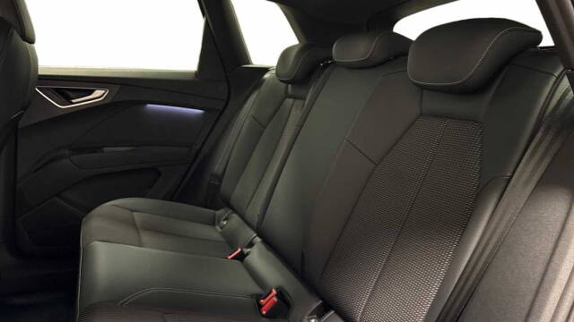 2023 Audi Q4 e-tron S line 40  150,00 kW