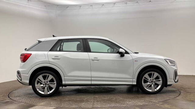 2022 Audi Q2 1.5 S line 35 TFSI  150 PS 6-speed
