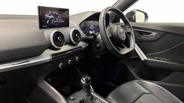 2022 Audi Q2 1.5 Black Edition 35 TFSI  150 PS S tronic