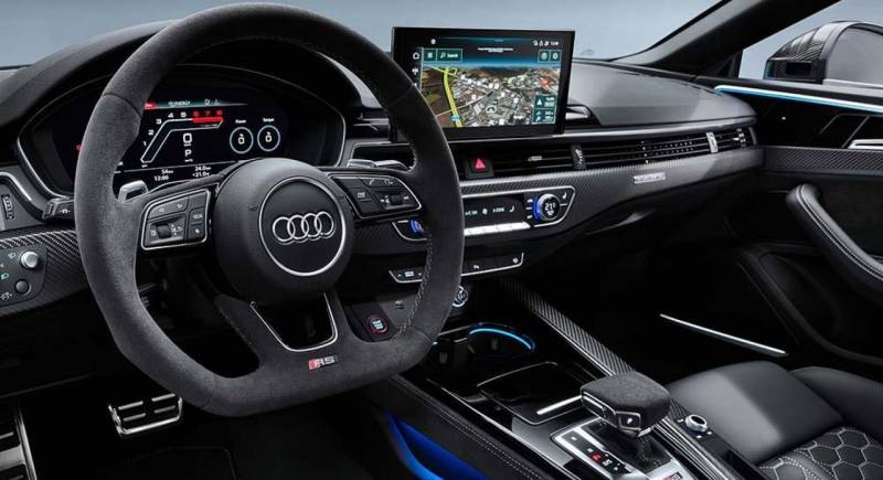 Audi RS 5 dashboard