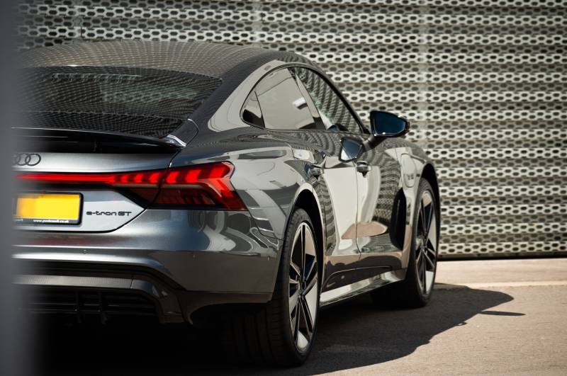 Audi e-tron GT specs