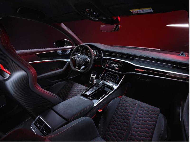 Audi RS 6 Avant GT interior