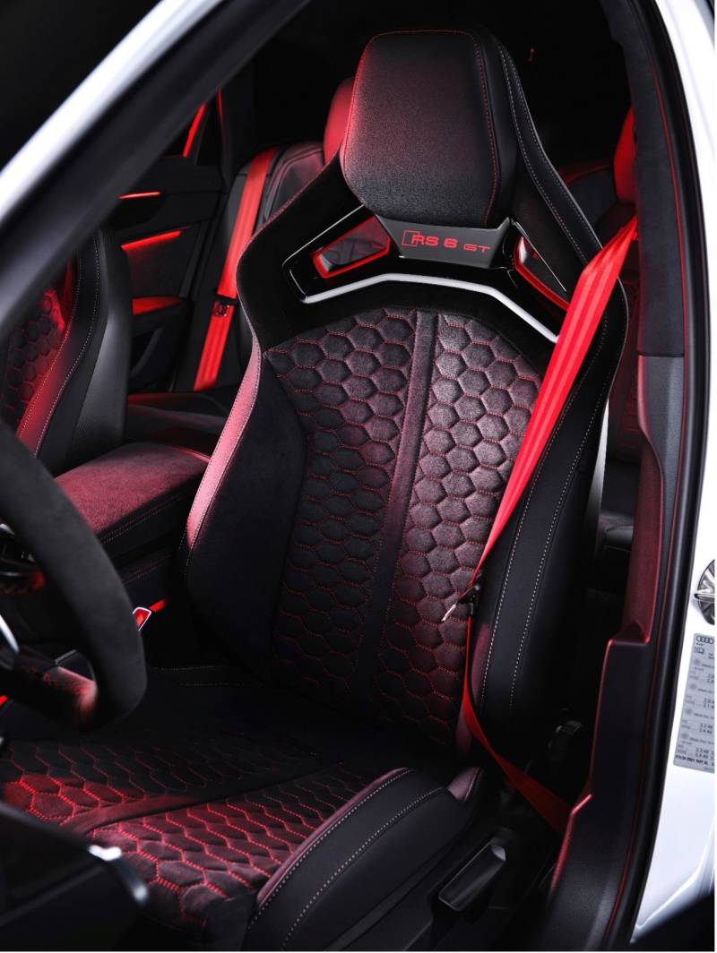 Audi RS 6 Avant GT bucket seats